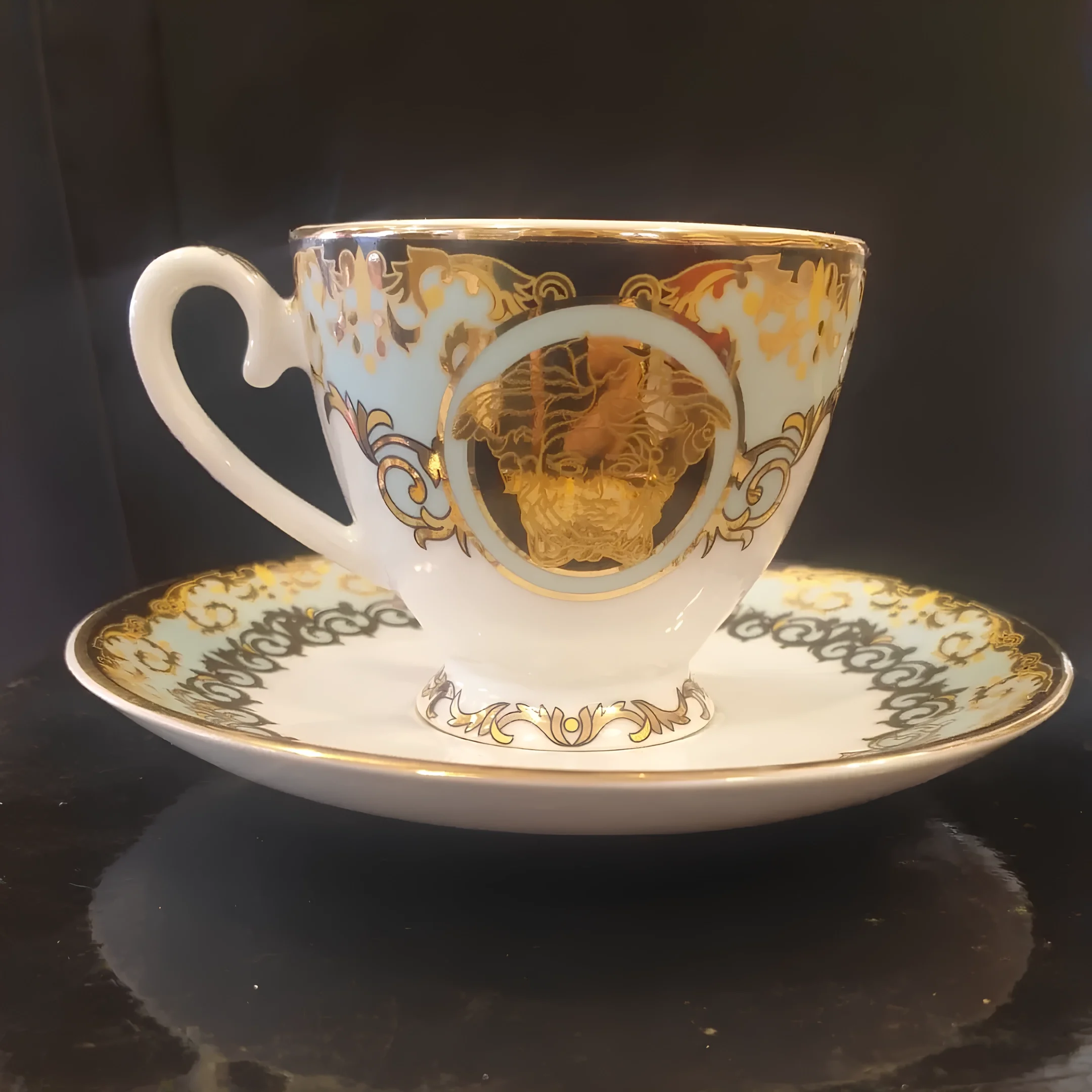 12 Parça 6 Kişilik Çay & Kahve Fincan Takımı ve Büyük Boy & Küçük Boy Tepsi