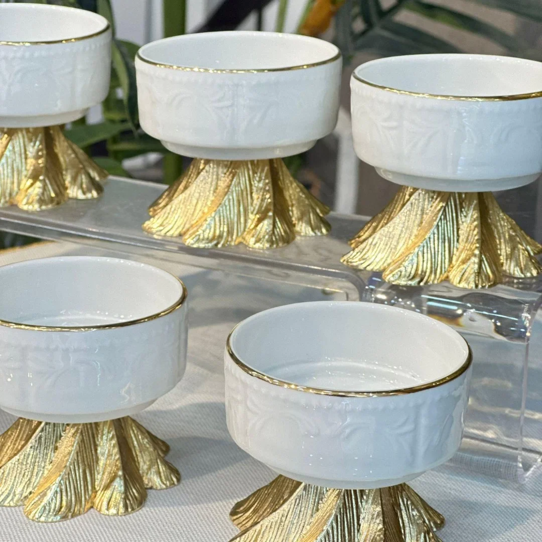 Altın Işıltısıyla Sofralara Zarafet: 6’lı Porselen Lokumluk Seti – Kare & Yuvarlak Seçenekli