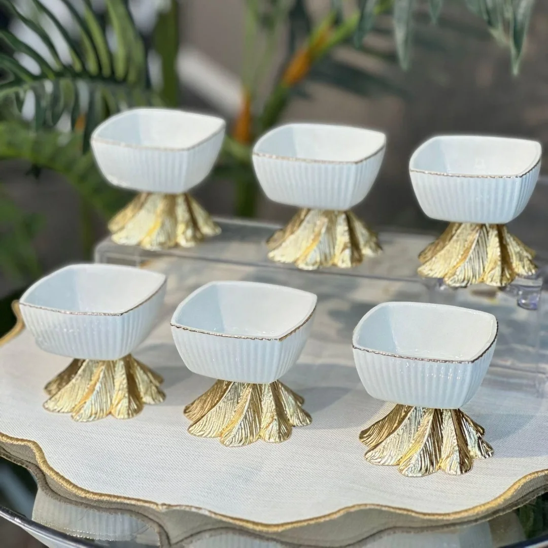 Altın Işıltısıyla Sofralara Zarafet: 6’lı Porselen Lokumluk Seti – Kare & Yuvarlak Seçenekli