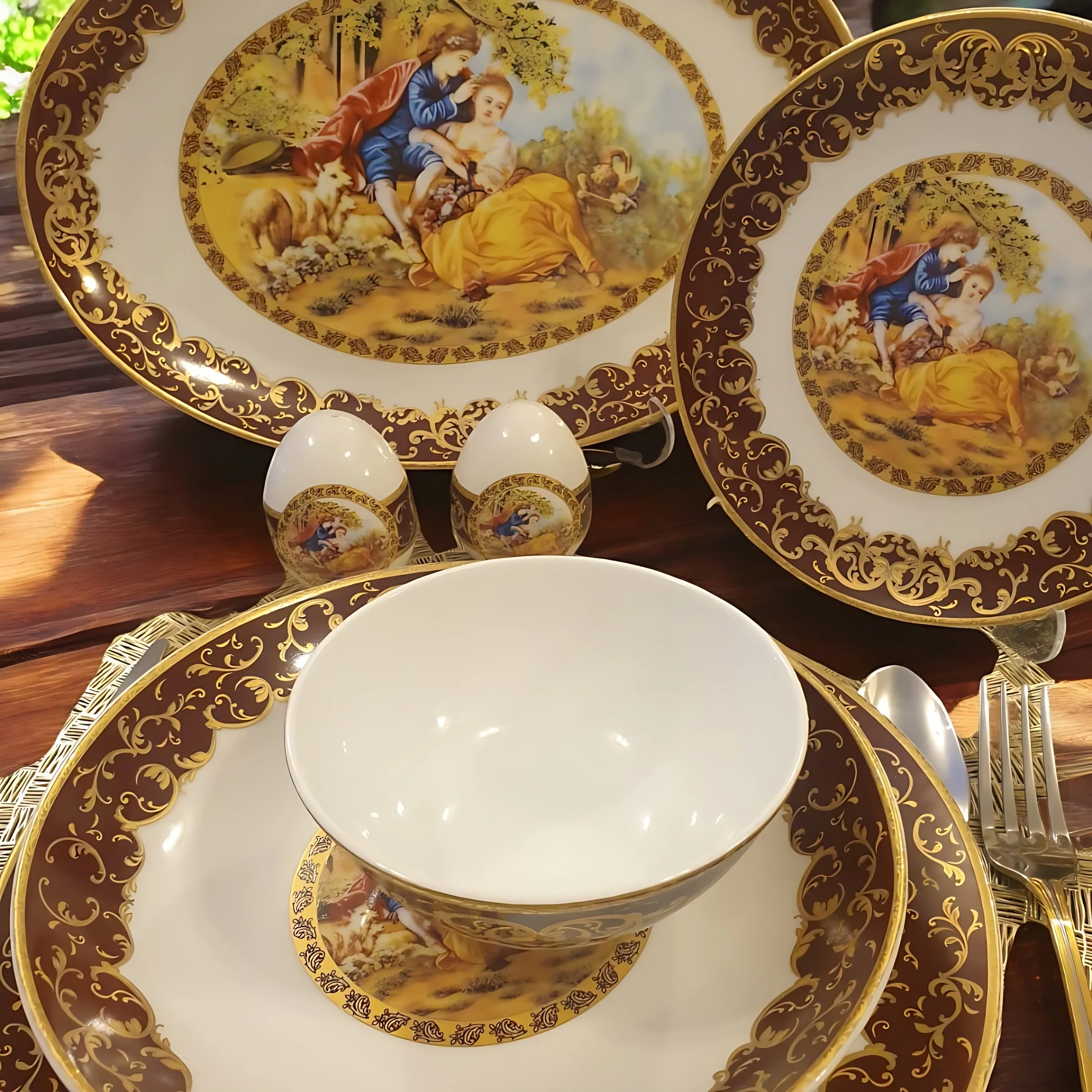 10 Kişilik 44 Parça Rokoko Tarzı Altın Yaldızlı Yemek Takımı
