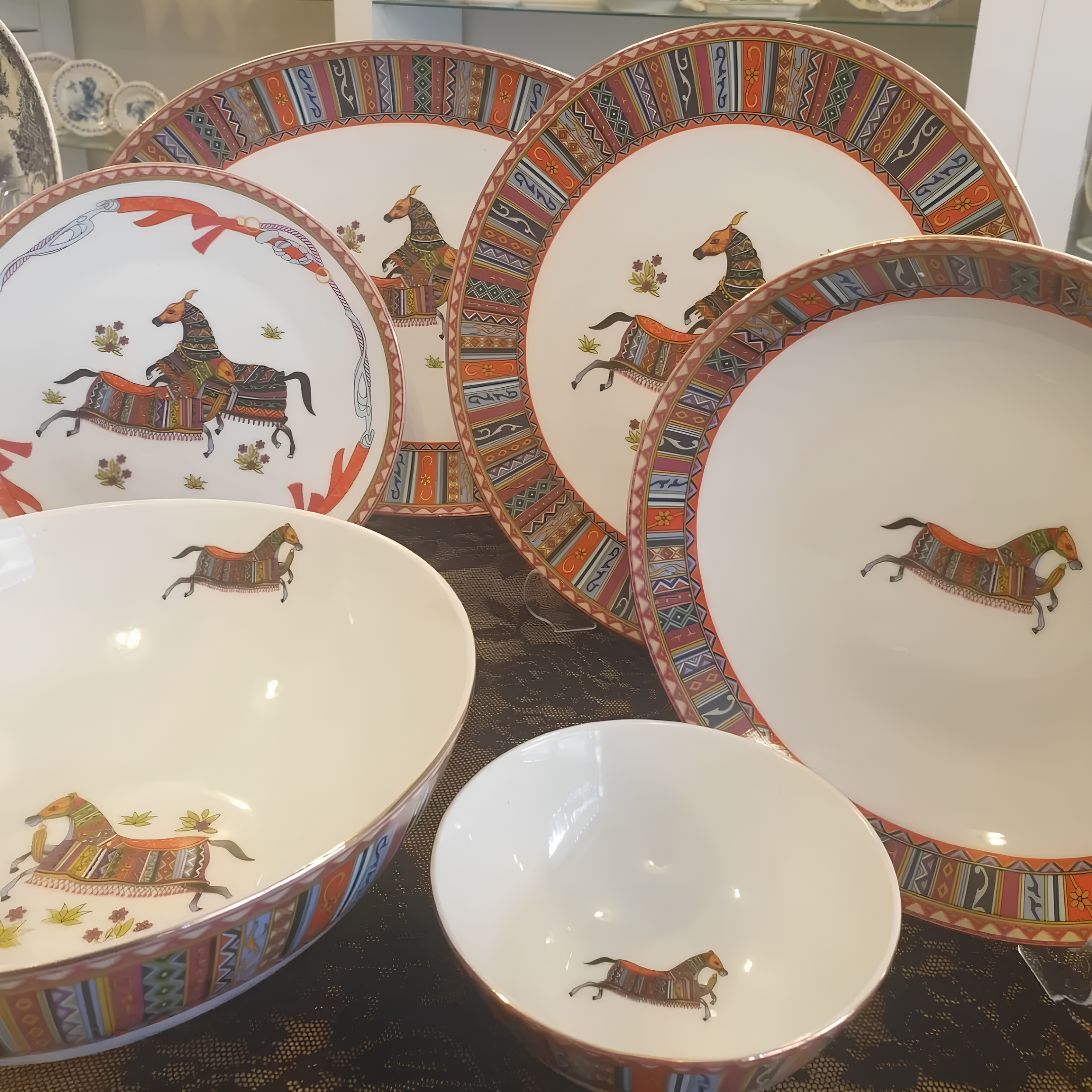 6 Kişilik 28 Parça At Desenli Yemek Takımı
