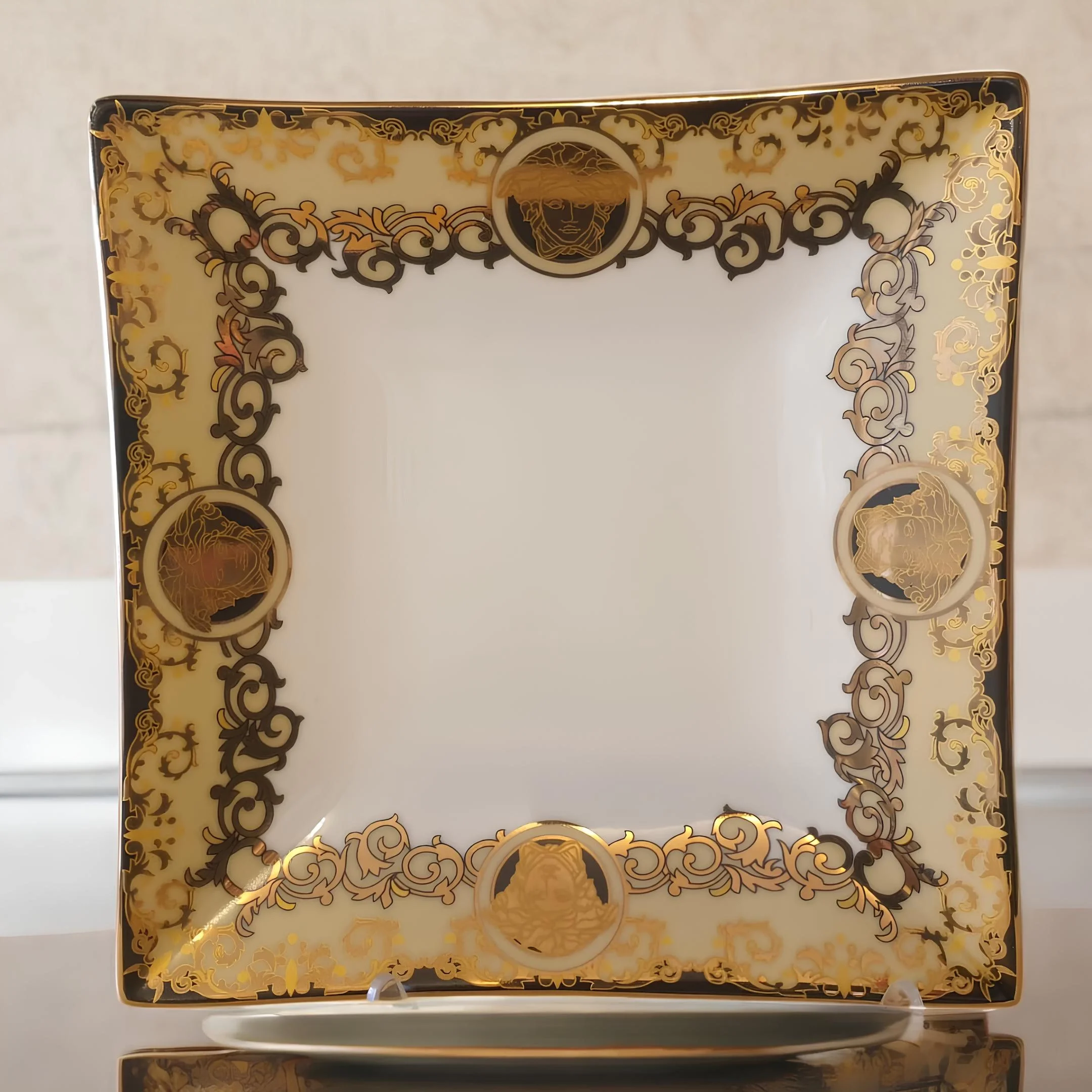 Zarafet Sofralarınızda: Pasta Tabağı, Sütlük, Çay/Kahve Fincanı ve Sunumluklar (Her ürün ayrı ayrı satılmaktadır)