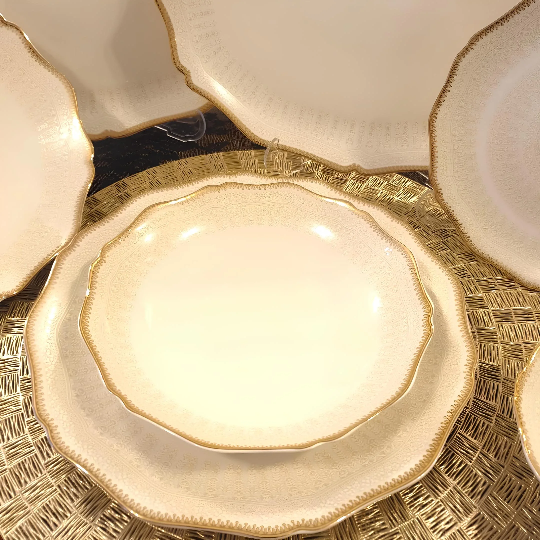 Elizabeth Lüks Altın İşleme Detaylı Porselen 28 Parça 6 Kişilik Yemek Takımı