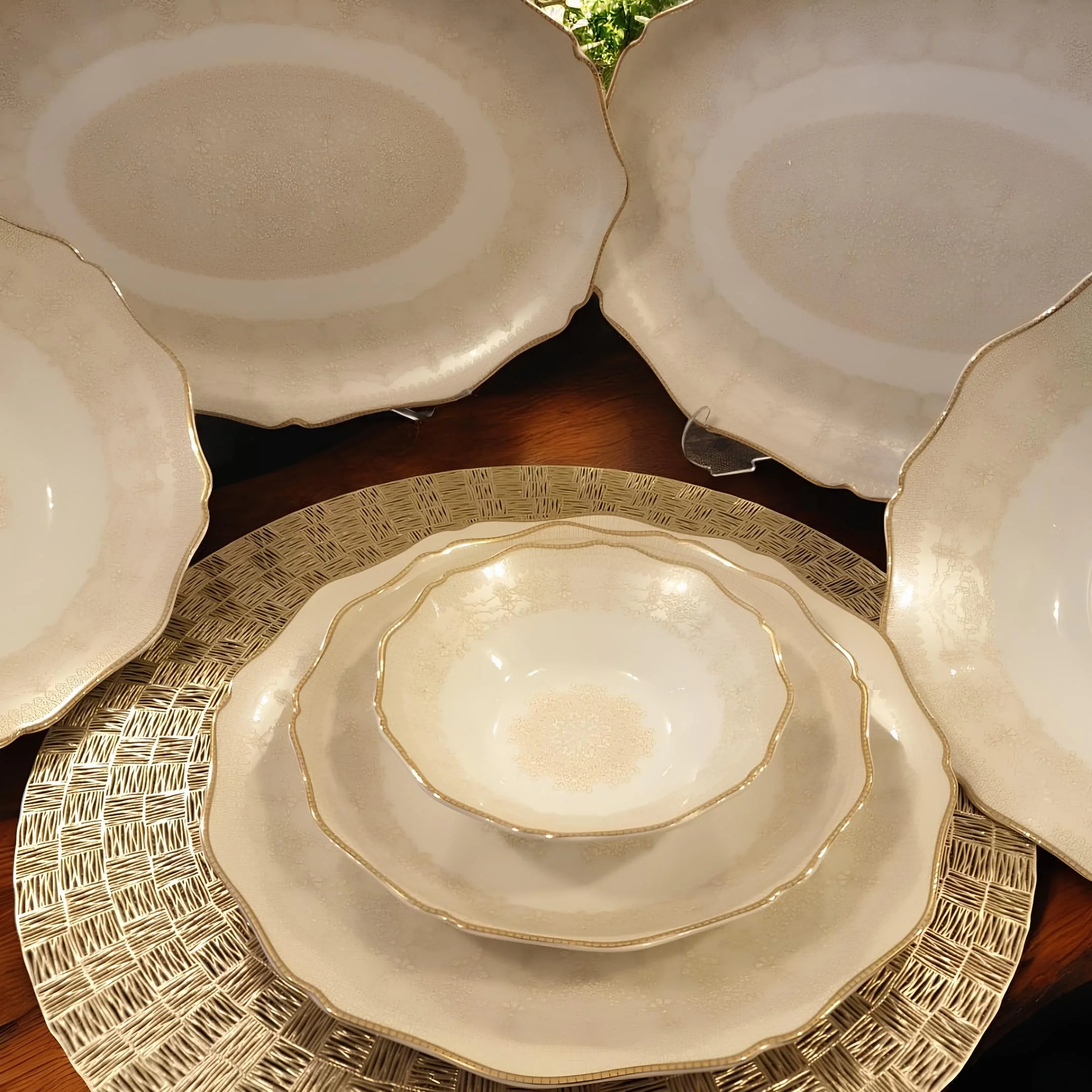 Elizabeth Lüks Altın İşlemeli Porselen 58 Parça 12 Kişilik Yemek Takımı