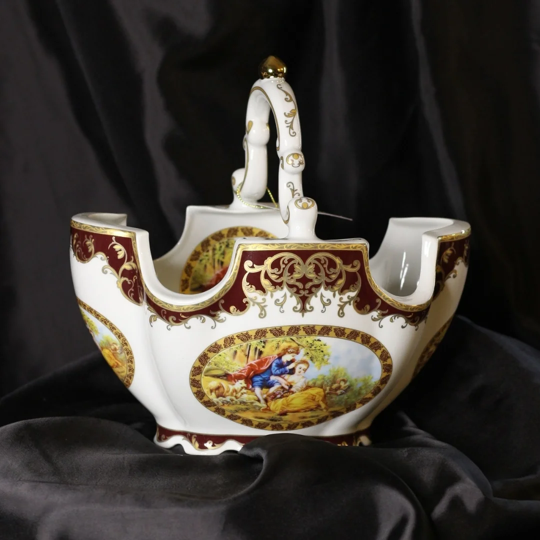 İhtişamlı Barok Stilinde Kulplu Dekoratif Vazo - Sofralarınıza Lüks Bir Dokunuş