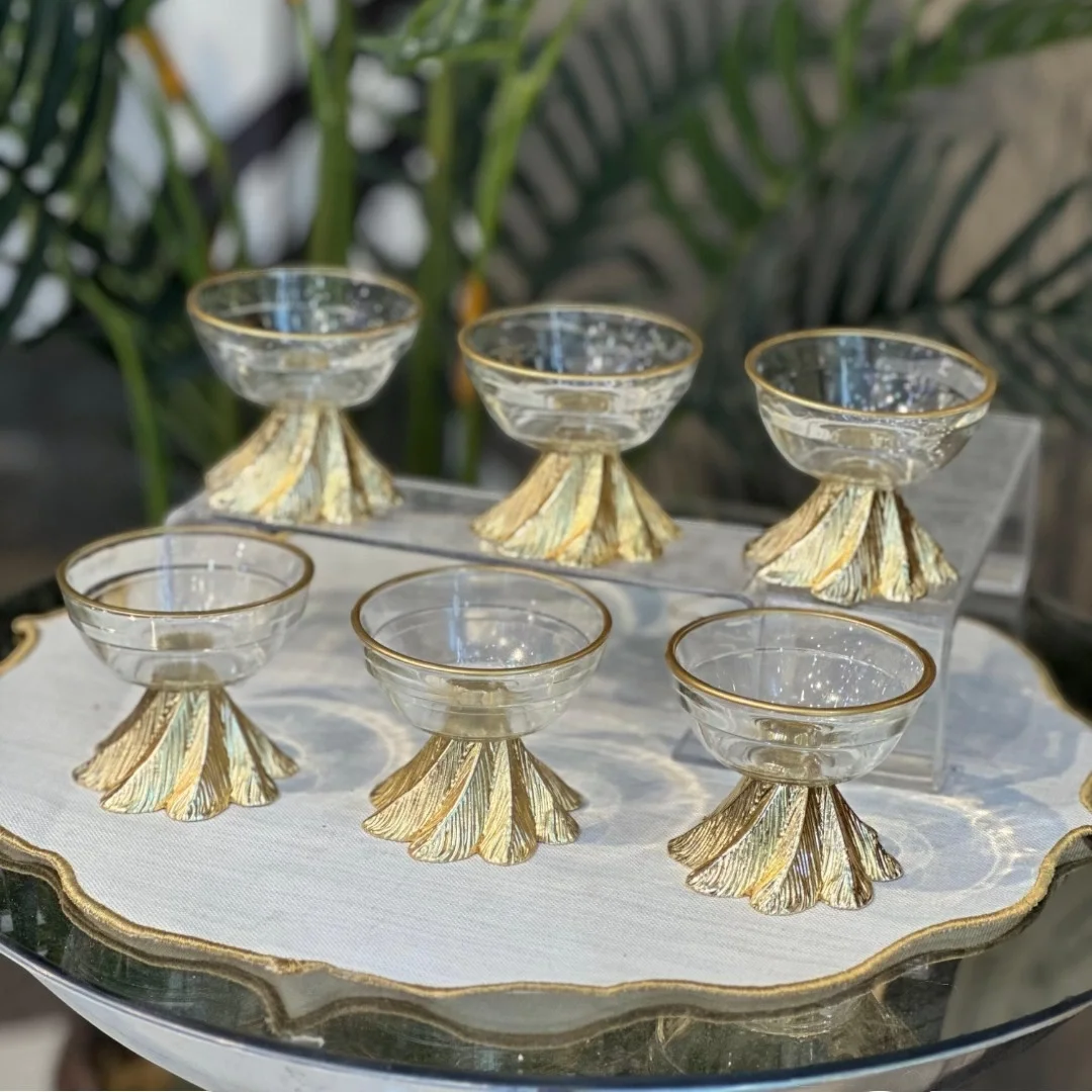 Kahve Sunumlarına Şıklık Katın: 6’lı Cam Lokumluk Seti (Gold & Gümüş)