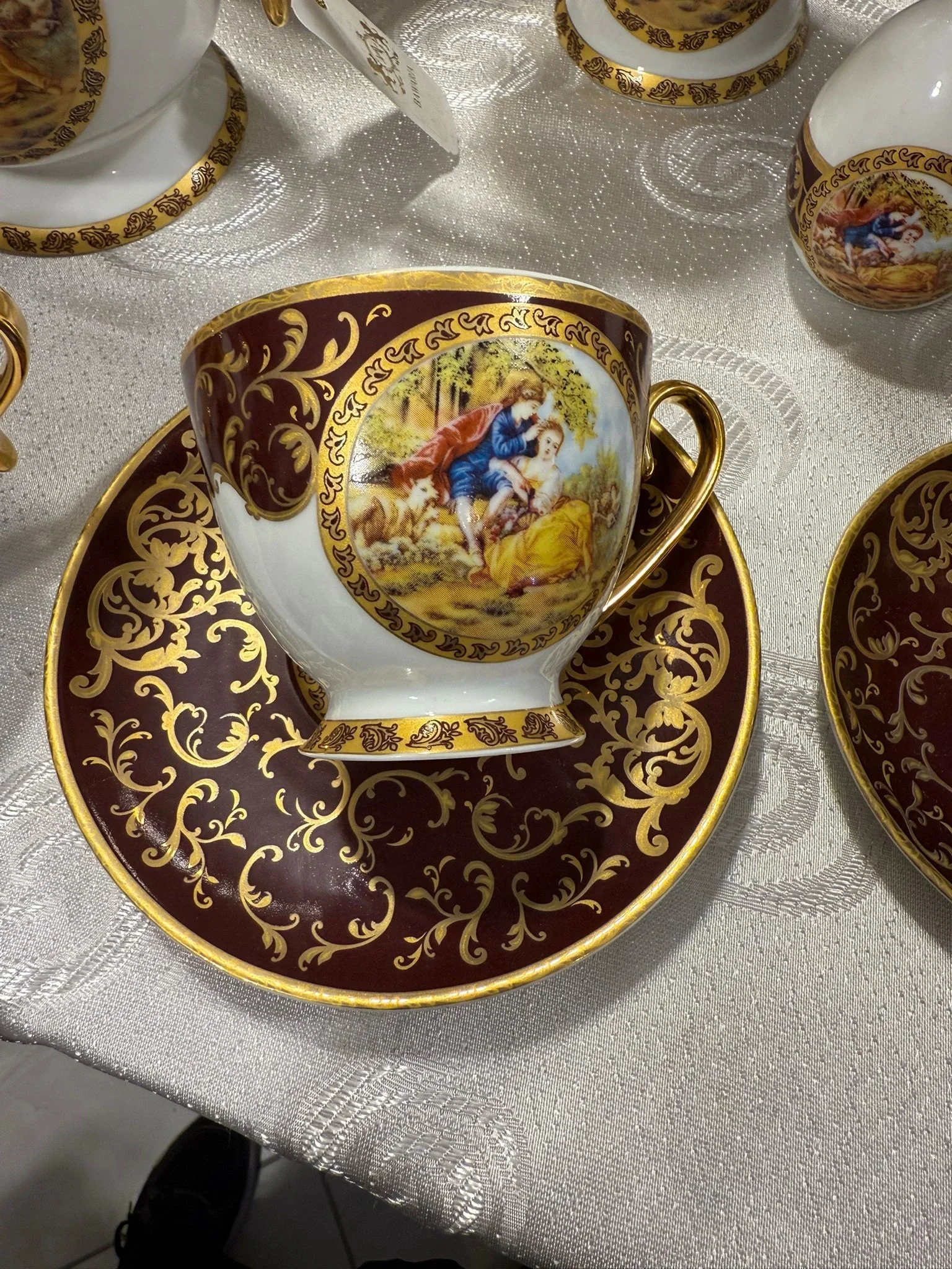 Zarafetin ve Asaletin Buluşması: Bawaira 6'lı Lüks Çay Fincan Seti